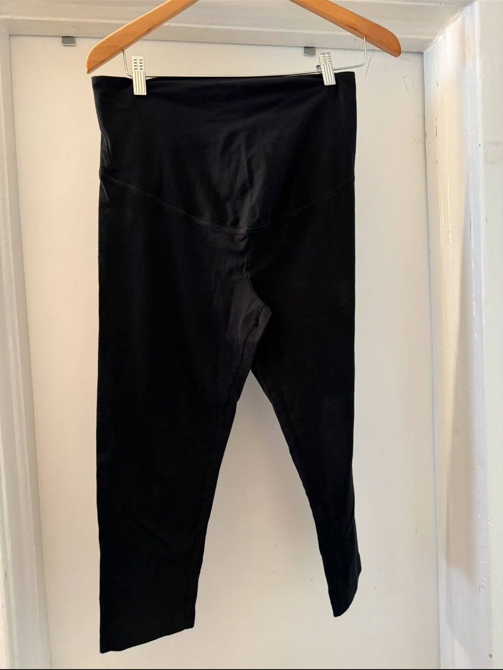 Old Navy Maternity Black Ankle High-Waist Leggings size medium